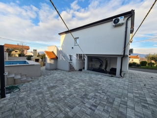Haus - Verkauf - PRIMORSKO-GORANSKA - KRK - POLJE