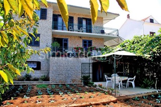 Haus - Verkauf - SPLITSKO-DALMATINSKA - BRAČ - SUPETAR