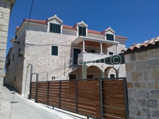 Haus - Verkauf - SPLITSKO-DALMATINSKA - SPLIT - SLATINE