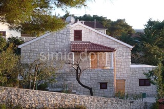 Haus - Verkauf - SPLITSKO-DALMATINSKA - SUPETAR - SPLITSKA