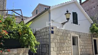 Haus - Verkauf - SPLITSKO-DALMATINSKA - SPLIT - GRAD