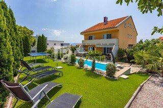 Haus - Verkauf - PRIMORSKO-GORANSKA - CRIKVENICA - CRIKVENICA