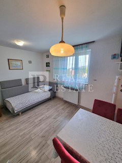 Haus - Verkauf - PRIMORSKO-GORANSKA - CRIKVENICA - JADRANOVO
