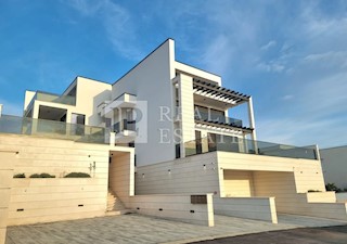 Flat - Sale - PRIMORSKO-GORANSKA - CRIKVENICA - CRIKVENICA