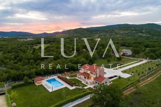 Haus - Verkauf - SPLITSKO-DALMATINSKA - DICMO - KRAJ