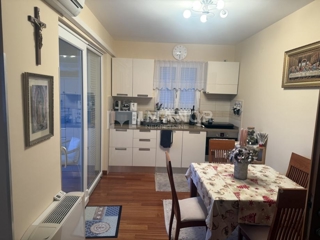 Wohnung - Miete - PRIMORSKO-GORANSKA - OPATIJA - OPATIJA