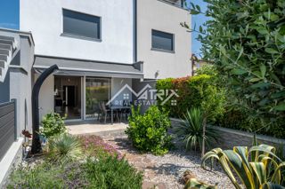 Haus - Verkauf - ISTARSKA - NOVIGRAD - NOVIGRAD