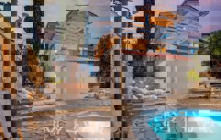 Haus - Verkauf - SPLITSKO-DALMATINSKA - JELSA - VRBOSKA