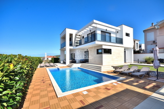 Haus - Verkauf - ŠIBENSKO-KNINSKA - VODICE - VODICE