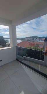 Flat - Sale - ŠIBENSKO-KNINSKA - ROGOZNICA - ROGOZNICA