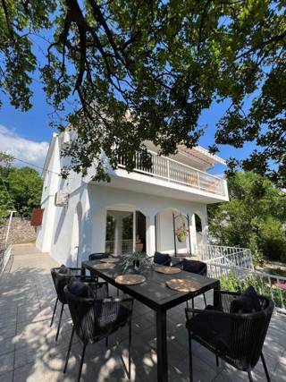 Haus - Verkauf - PRIMORSKO-GORANSKA - CRIKVENICA - JADRANOVO