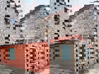 Haus - Verkauf - SPLITSKO-DALMATINSKA - VIS - MILNA