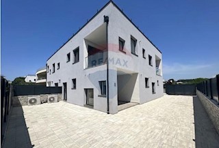 Haus - Verkauf - ISTARSKA - NOVIGRAD - NOVIGRAD