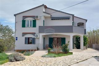 Haus - Verkauf - ZADARSKA - PRIVLAKA - PRIVLAKA