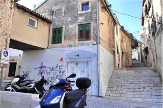 Haus - Verkauf - ŠIBENSKO-KNINSKA - ŠIBENIK - ŠIBENIK