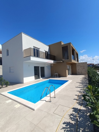 Haus - Verkauf - ŠIBENSKO-KNINSKA - VODICE - SRIMA