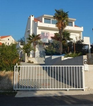 Haus - Verkauf - ŠIBENSKO-KNINSKA - ŠIBENIK - BRODARICA