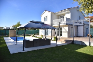 Haus - Verkauf - ŠIBENSKO-KNINSKA - TRIBUNJ - TRIBUNJ