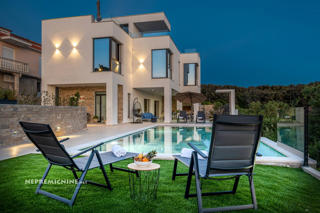 Haus - Verkauf - LIČKO-SENJSKA - NOVALJA - NOVALJA