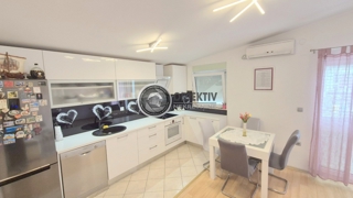 Kuća - Prodaja - SPLITSKO-DALMATINSKA - SPLIT - NESLANOVAC