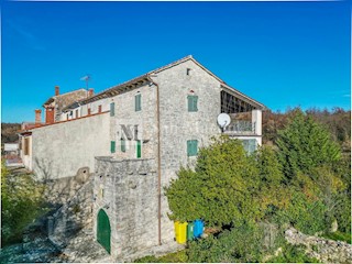 Haus - Verkauf - ISTARSKA - ROVINJ - ROVINJ