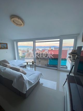 Haus - Verkauf - PRIMORSKO-GORANSKA - CRIKVENICA - CRIKVENICA