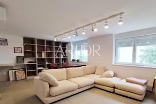 Flat - Rent - PRIMORSKO-GORANSKA - RIJEKA - VOJAK