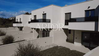 Haus - Verkauf - PRIMORSKO-GORANSKA - BAKAR - KUKULJANOVO