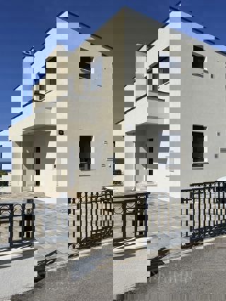 Haus - Verkauf - ŠIBENSKO-KNINSKA - ROGOZNICA - ROGOZNICA