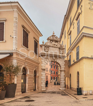 Haus - Verkauf - ISTARSKA - ROVINJ - ROVINJ