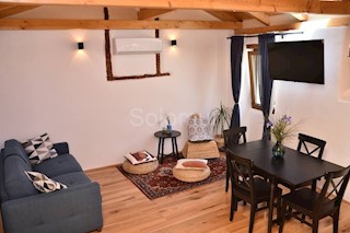Haus - Verkauf - ISTARSKA - ROVINJ - ROVINJ