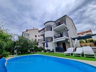 Haus - Verkauf - PRIMORSKO-GORANSKA - KRK - MALINSKA