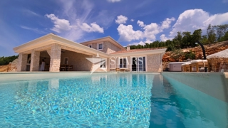Haus - Verkauf - PRIMORSKO-GORANSKA - CRIKVENICA - JADRANOVO