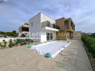 Haus - Verkauf - ŠIBENSKO-KNINSKA - VODICE - SRIMA