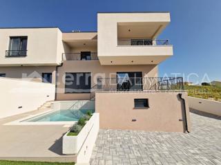 Haus - Verkauf - ŠIBENSKO-KNINSKA - VODICE - VODICE