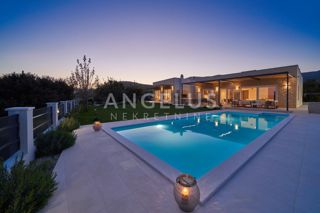 Haus - Verkauf - SPLITSKO-DALMATINSKA - KAŠTELA - KAŠTEL NOVI