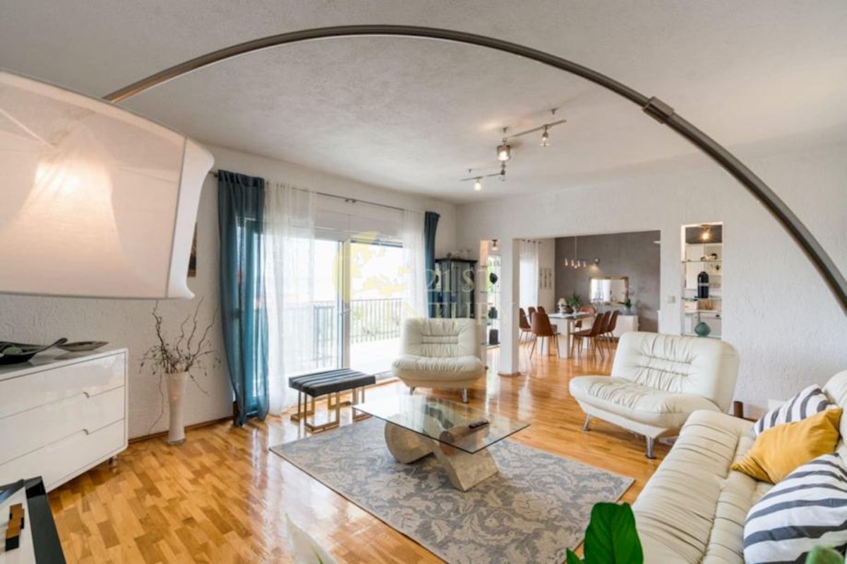 Appartamento KAŠTELA, 1.000 €