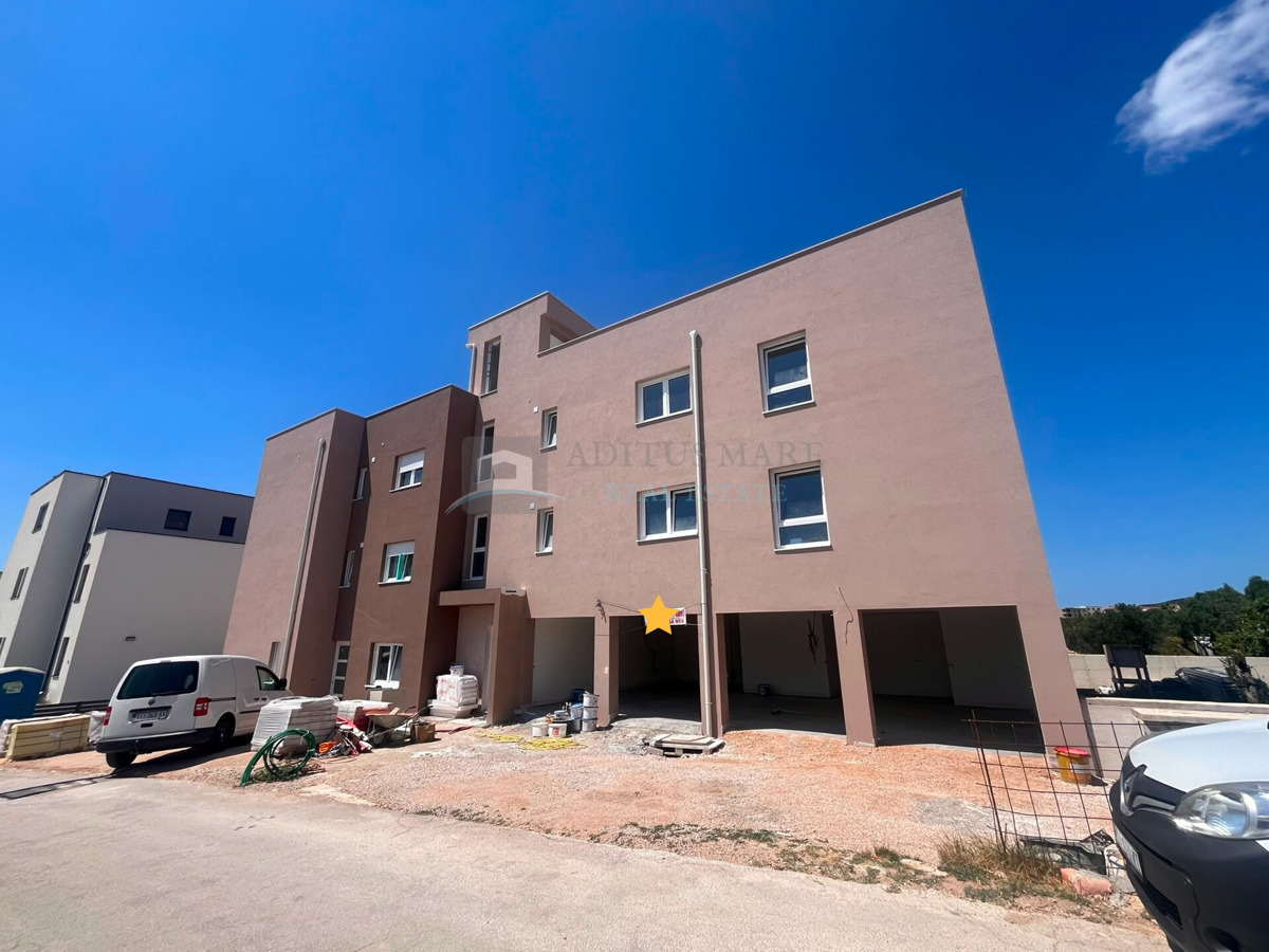 STAN – VODICE | NOVOGRADNJA | POGLED NA MORE | 400 m DO PLAŽE