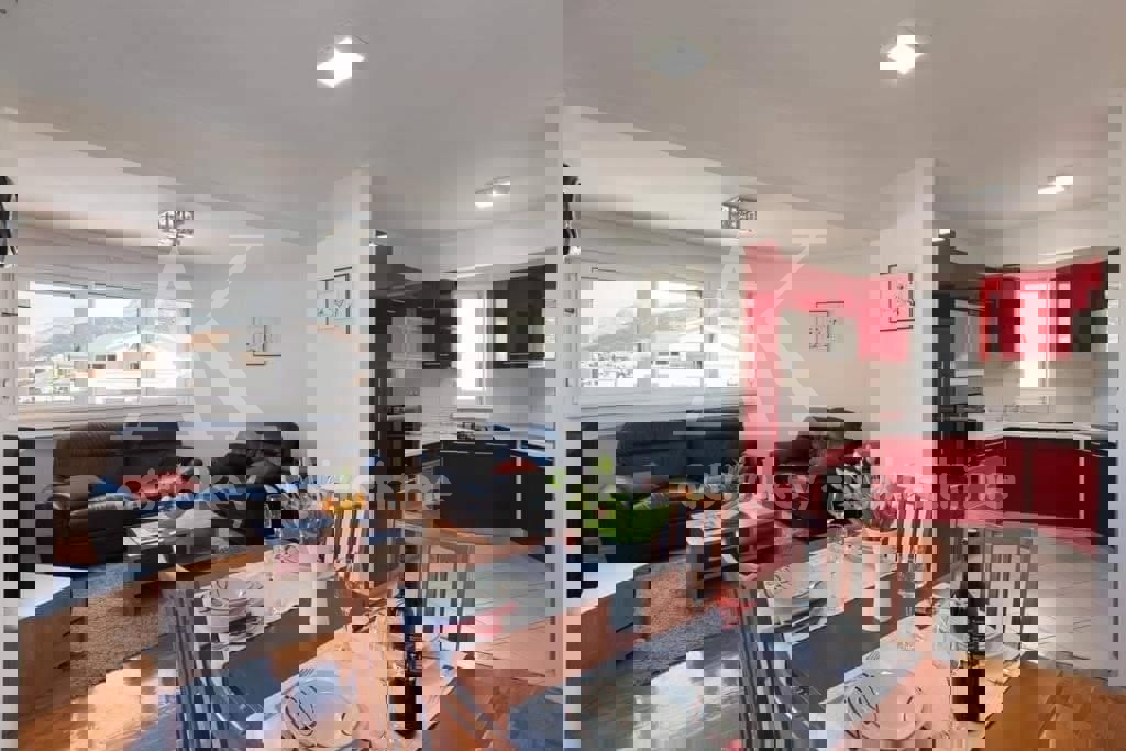 Appartamento MAKARSKA, 800 €