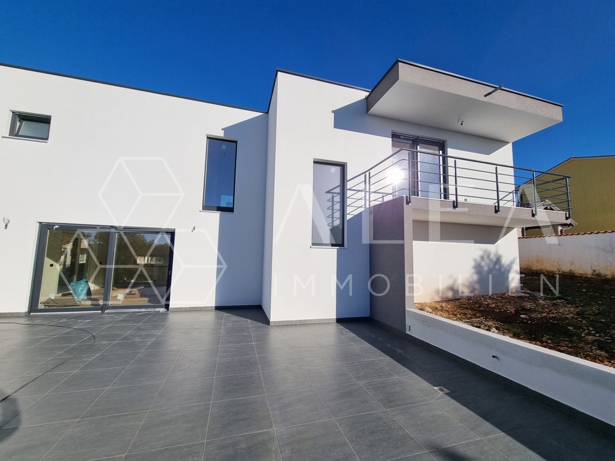 Дом LABIN, 1.600 €