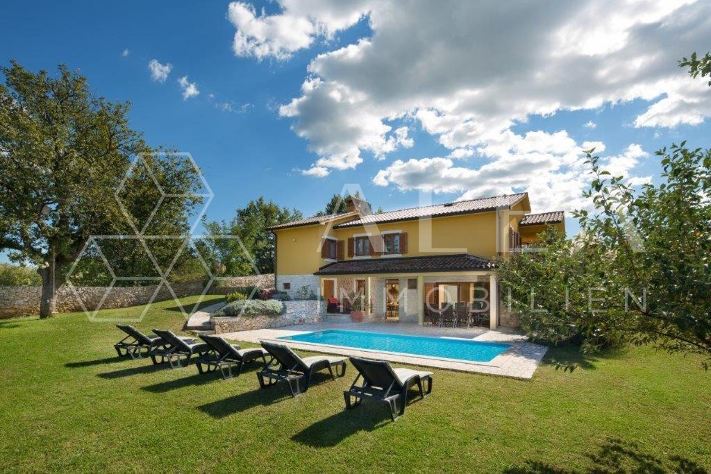 Дом LABIN, 519.000 €