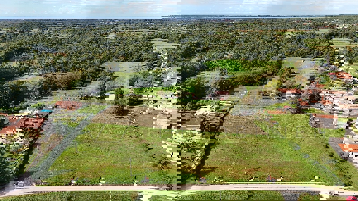 Terreno ŽMINJ, 105.000 €