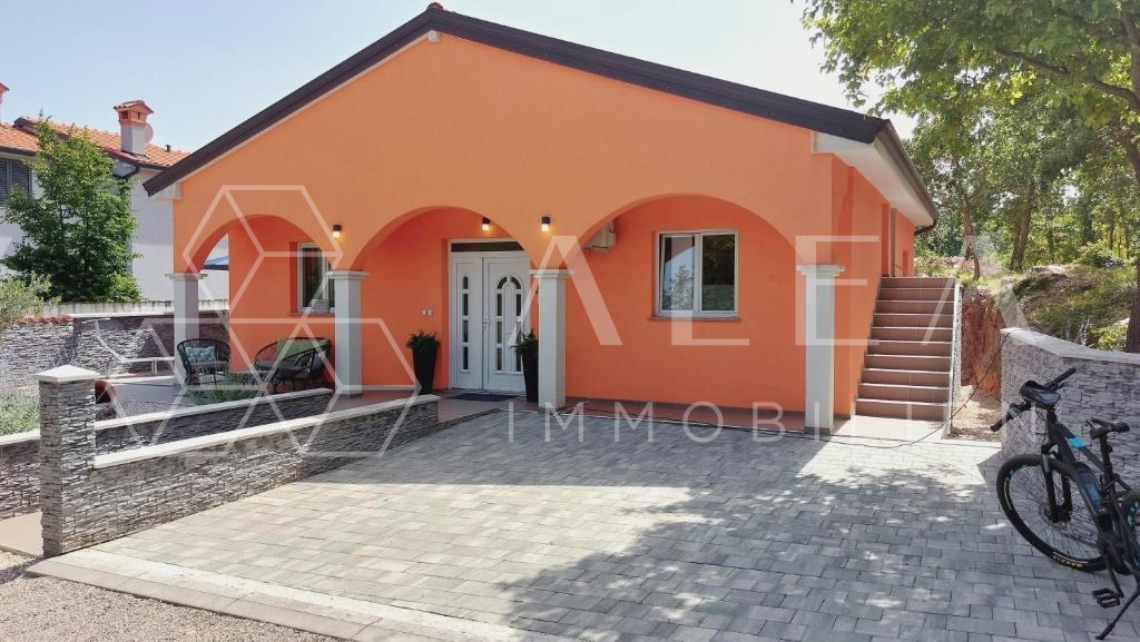 Дом LABIN, 330.000 €