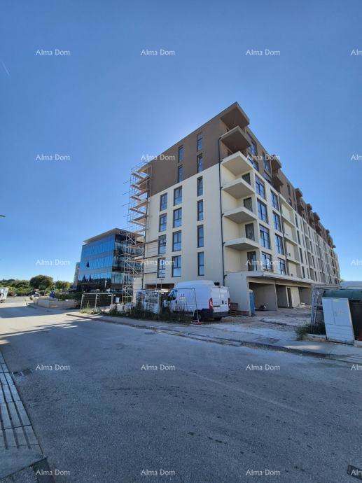 Pula! Multi-family, modern building with an elevator, close to the center.