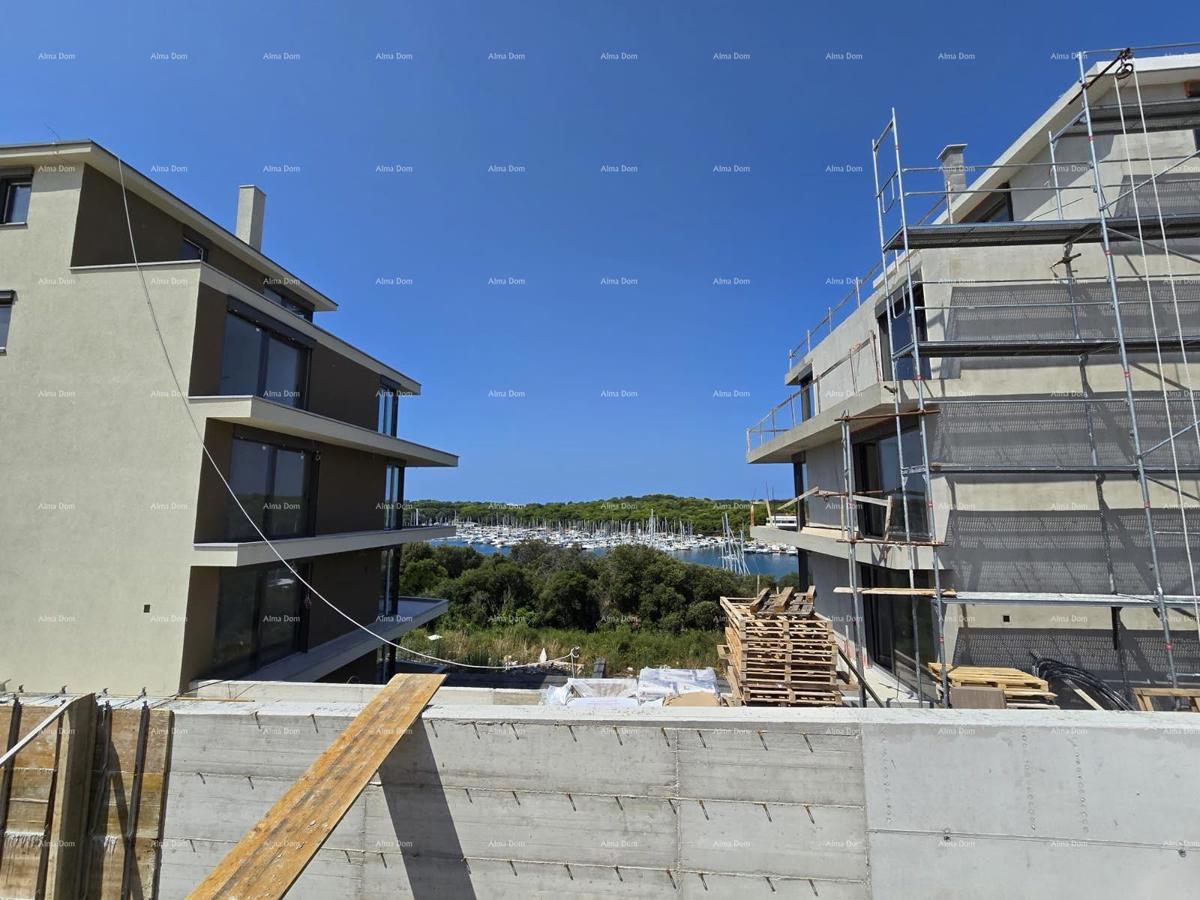 Prodaja modernih stanova u eksluzivnoj zgradi sa pogledom na marinu, Pula!