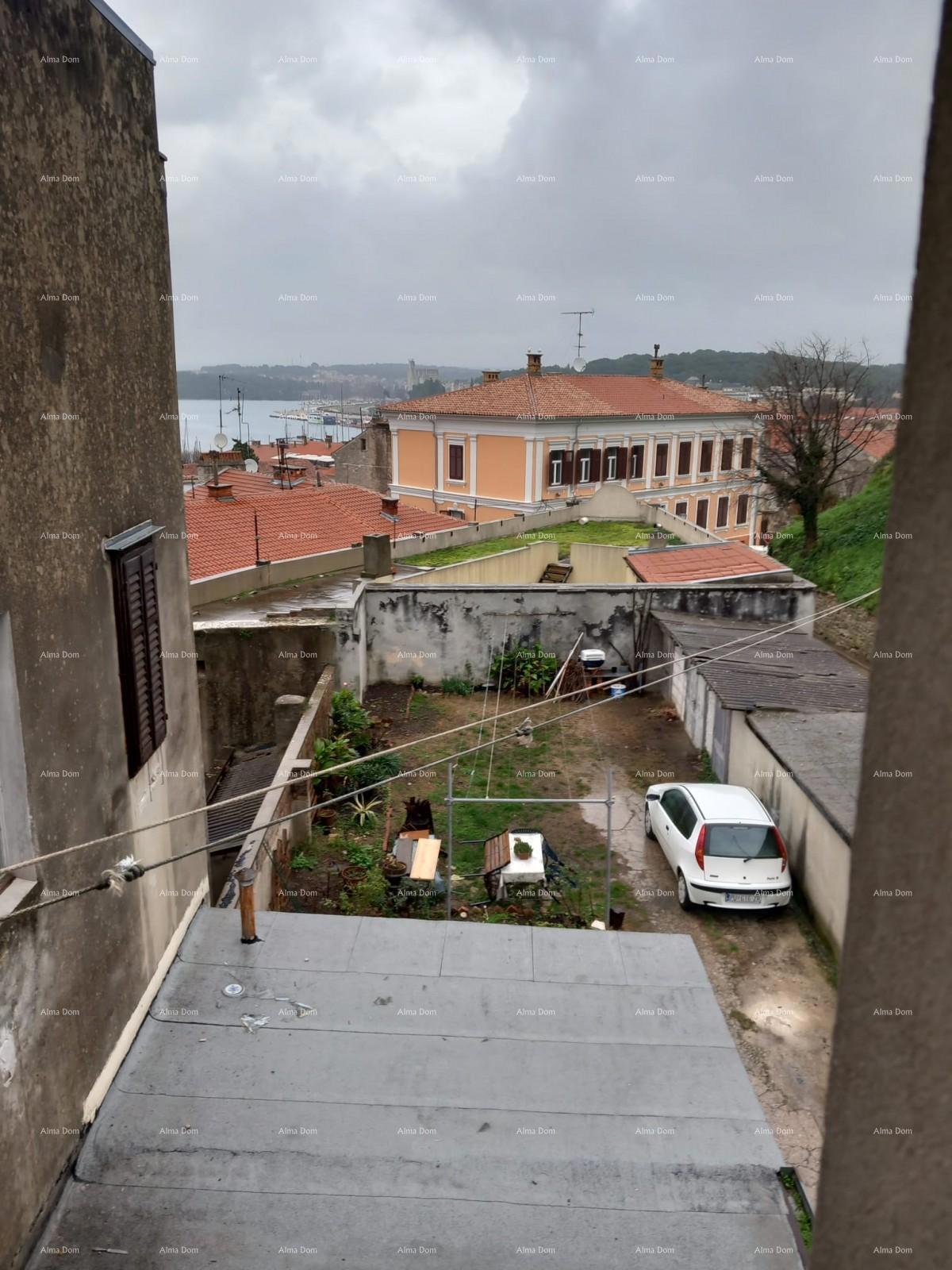 Apartment for sale in Pula, center! Kaštel.