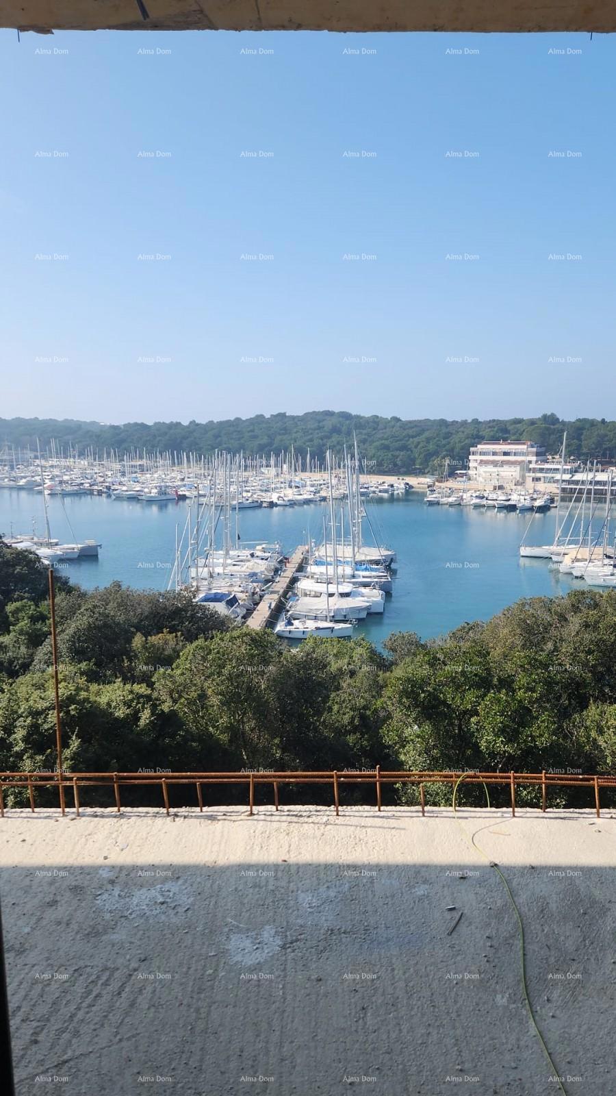 Prodaja - Luksuzni stan s pogledom na more, Pula, Veruda