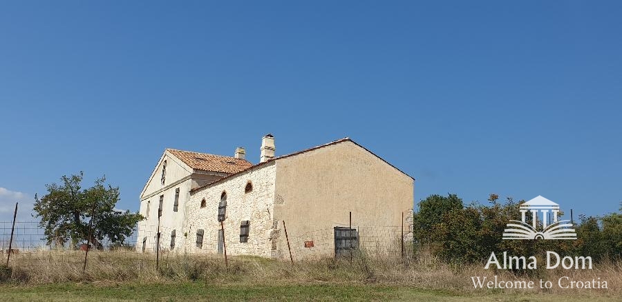 Дом PULA, 990.000 €