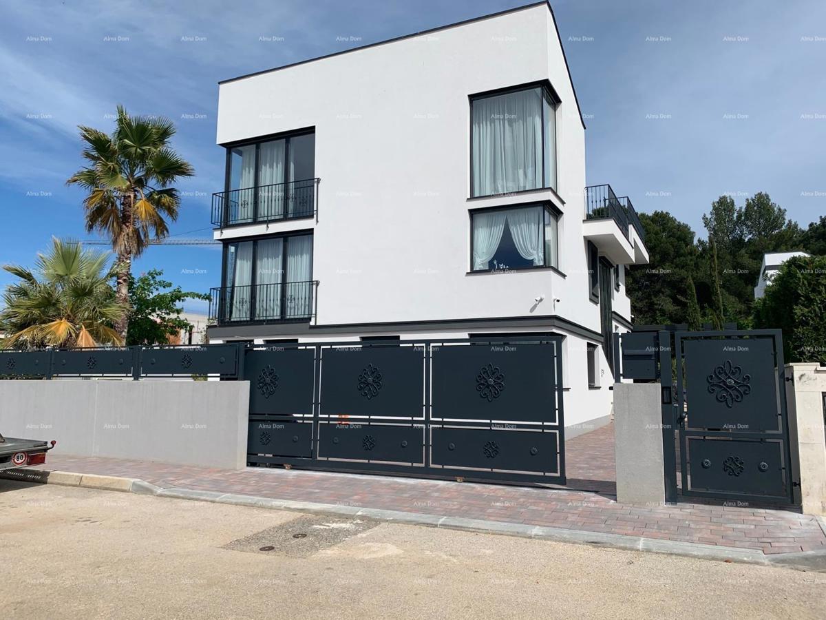 Casa FAŽANA, 2.400.000 €