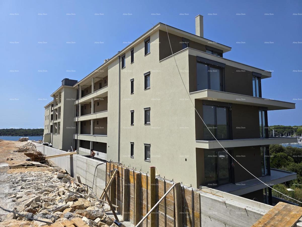 Sale of modern apartments in an exclusive building with a view of the marina, Pula! B4